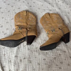 Dingo Tan Embroidered Heeled Boots